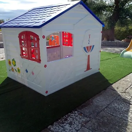 فندق مبيت وإفطار Trulli Dell'aia 3*