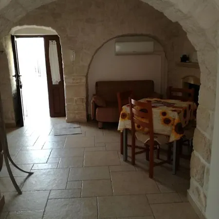 Trulli Dell'aia Bed & Breakfast