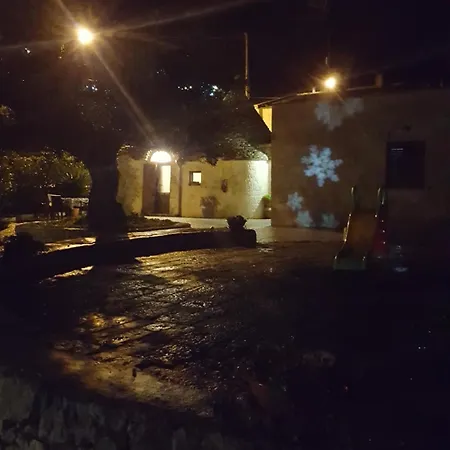 Oda ve Kahvaltı Trulli Dell'aia