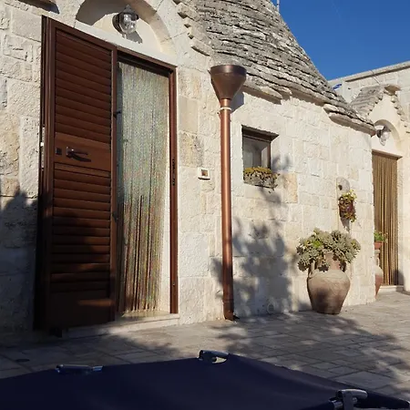Trulli Dell'aia فندق مبيت وإفطار 3*